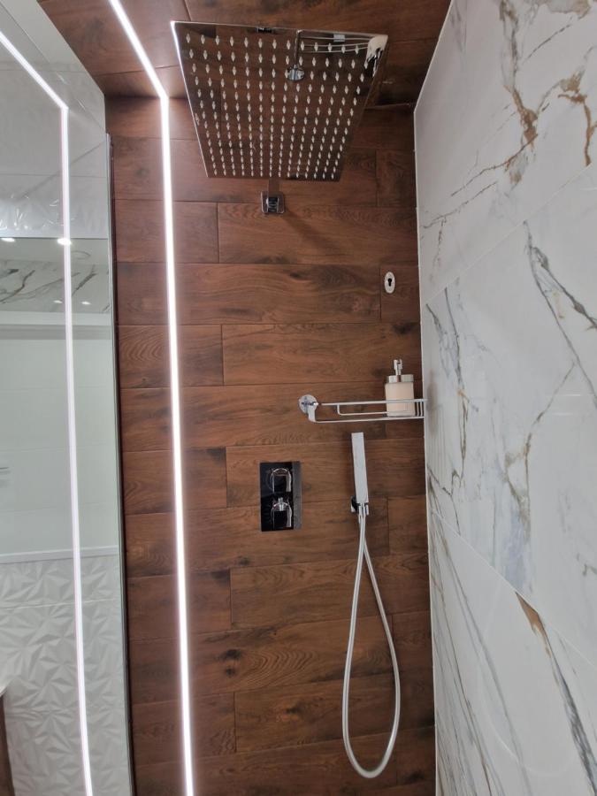 Brossa Apartments, 24H Self Check In, Klima, Aircond วรอตซวาฟ ภายนอก รูปภาพ